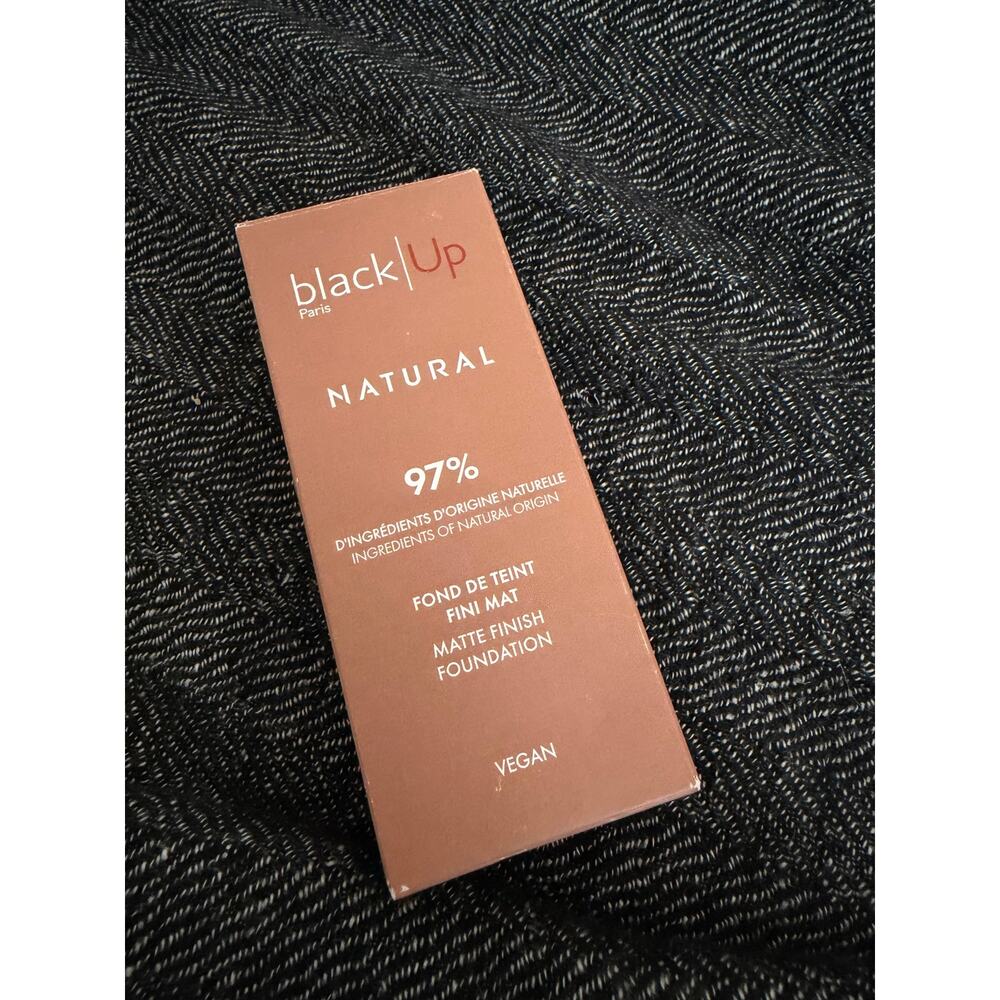 New Black Up natural matte finish Foundation FNAT 06 - Picture 2 of 4